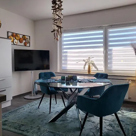 Lounge 3 Mit 2 Schlafzimmern *